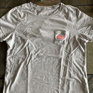 grey t shirt